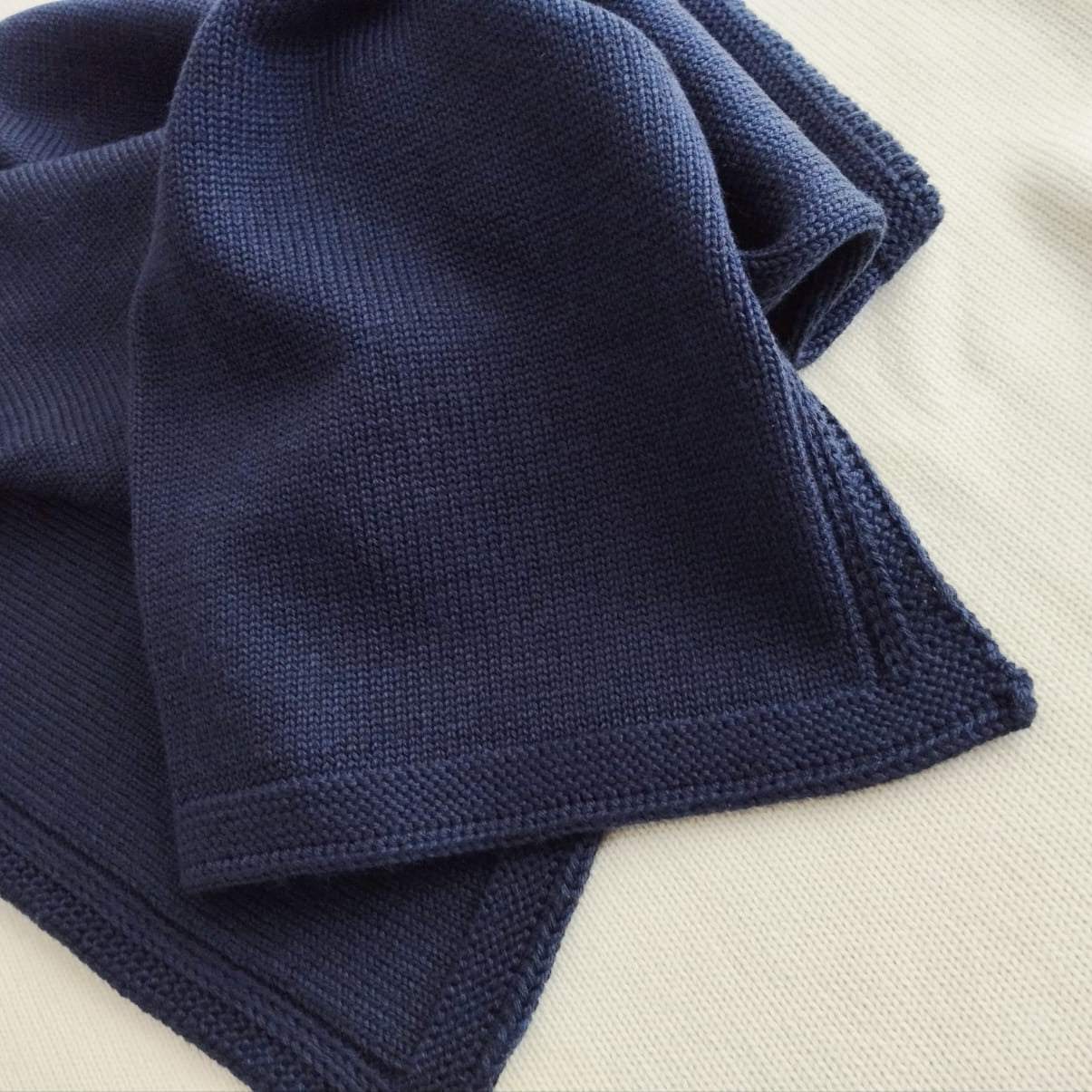 Copertina in lana vergine blu