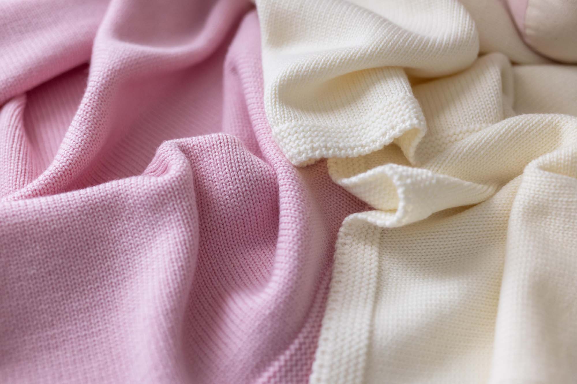 Copertina in lana vergine rosa
