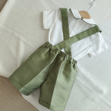 Pantaloni con bretelle completi di camicia