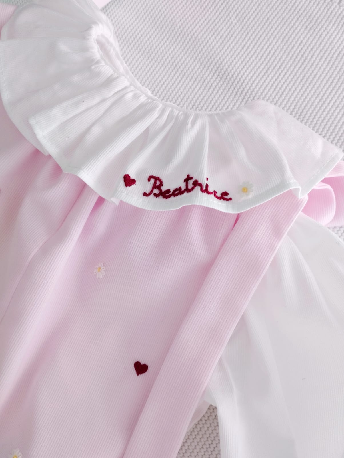 Salopette completa di camicia con rouches