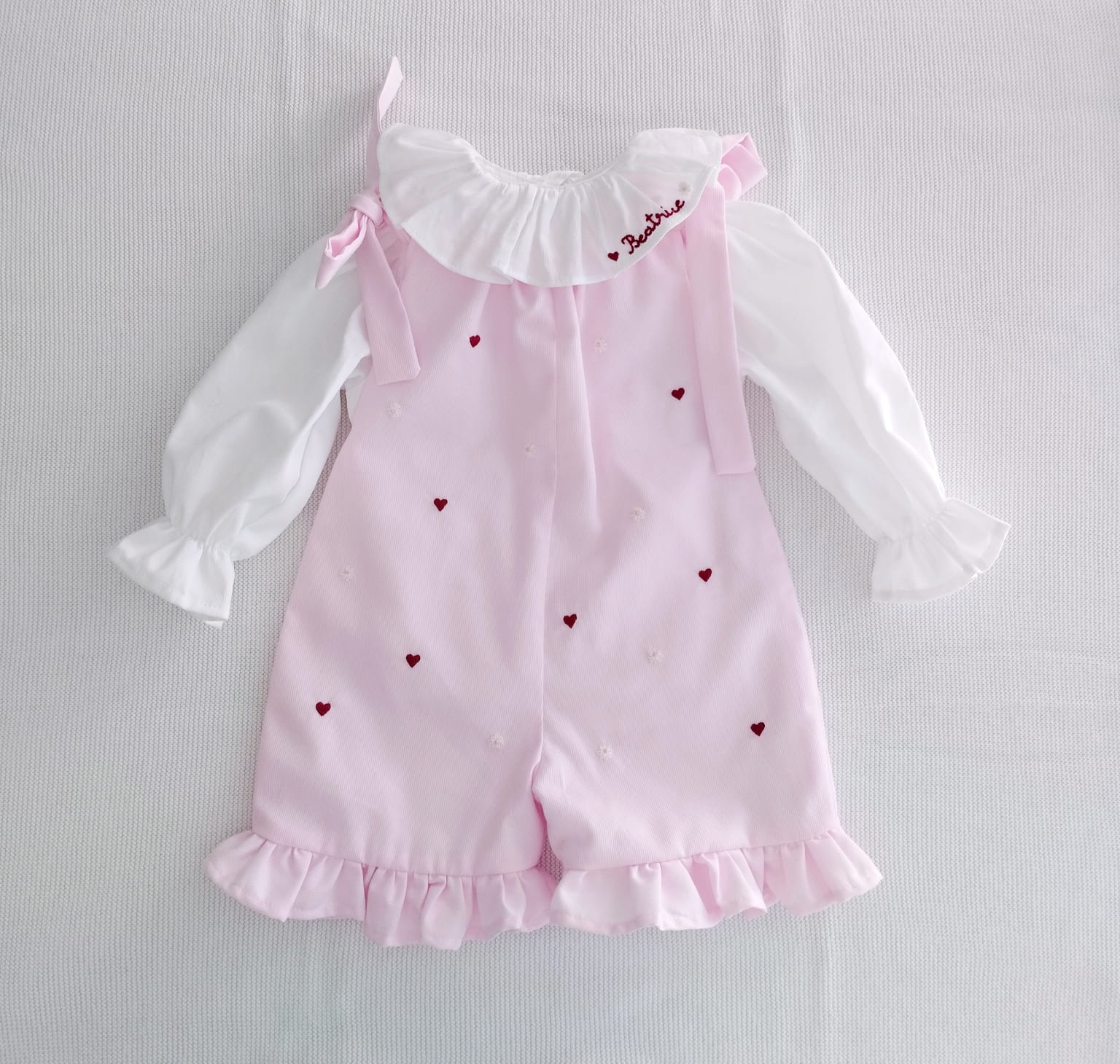 Salopette completa di camicia con rouches