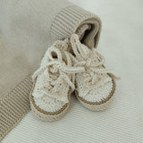 Scarpine sneackers all'uncinetto bianco