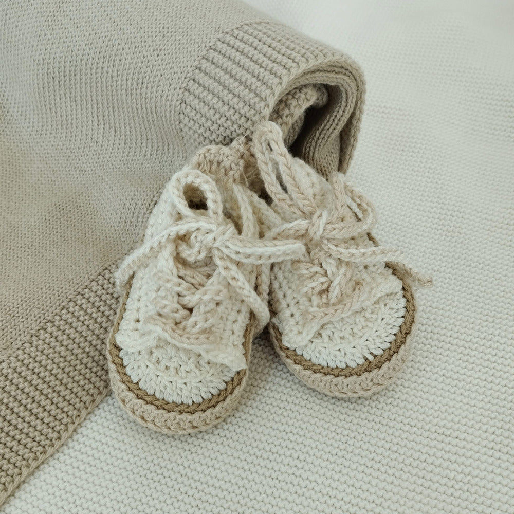 Scarpine sneackers all'uncinetto bianco