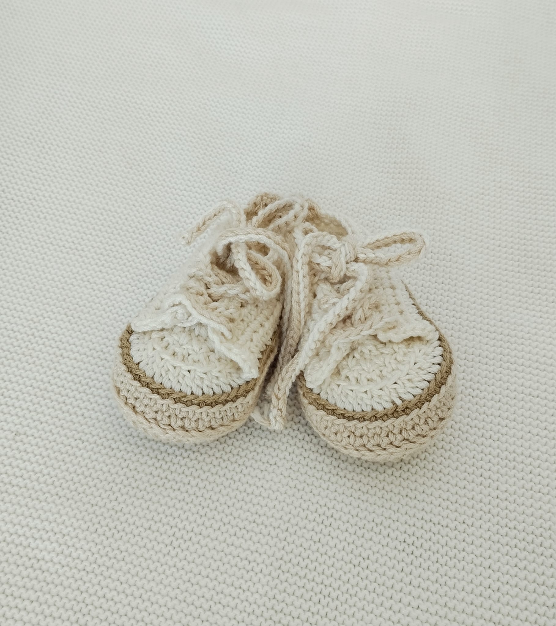 Scarpine sneackers all'uncinetto bianco