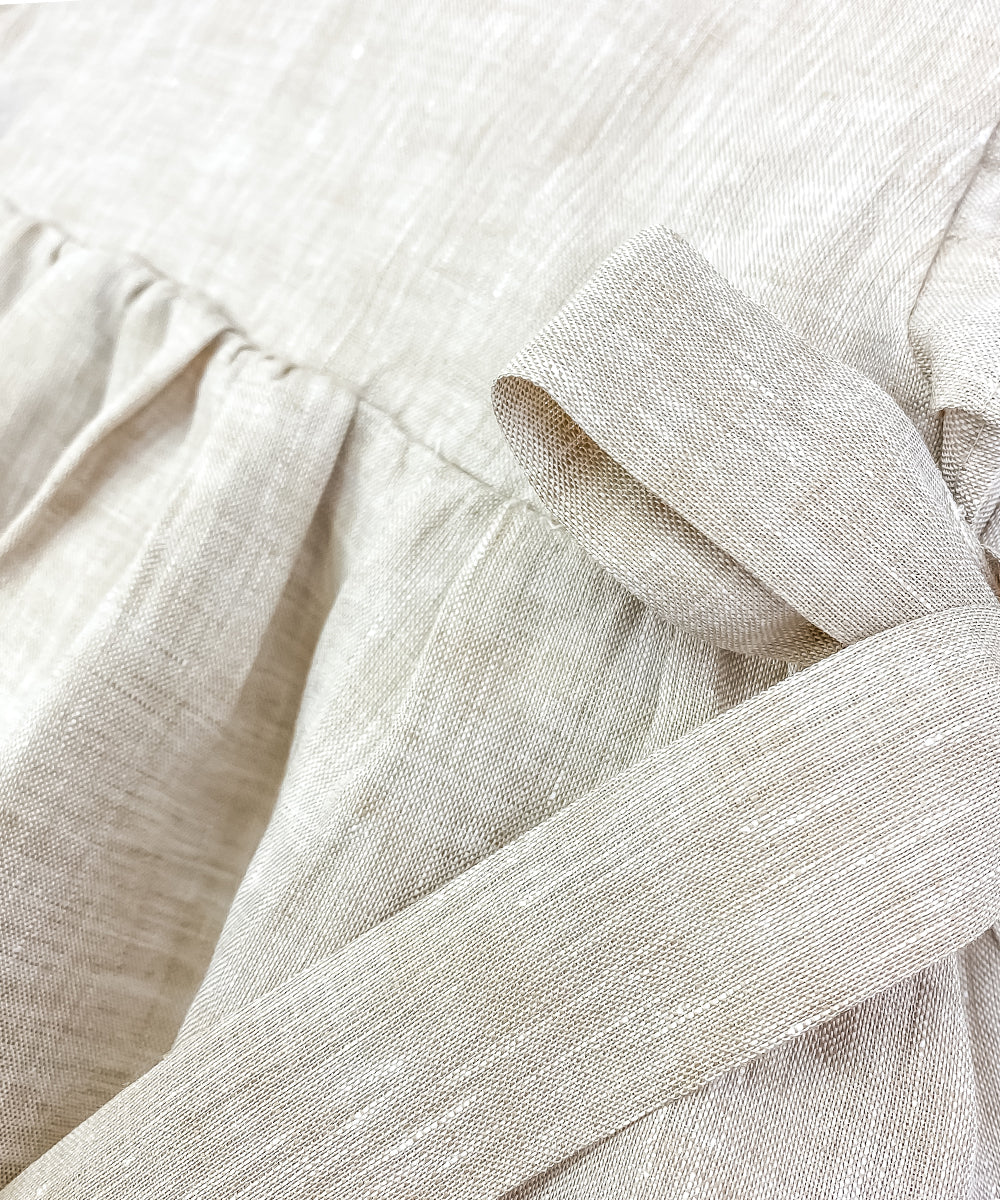 Vestito con manichetta volant sabbia