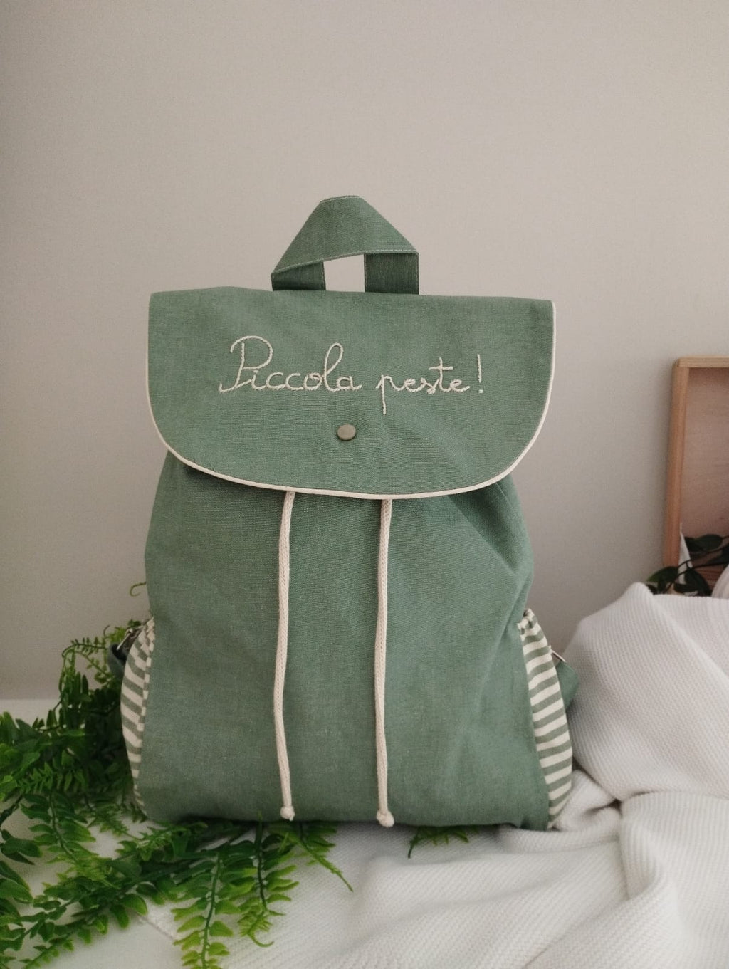 Zaino con tasche laterali verde